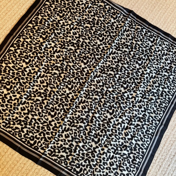 Leopard Print Scarf - Picture 3 of 4